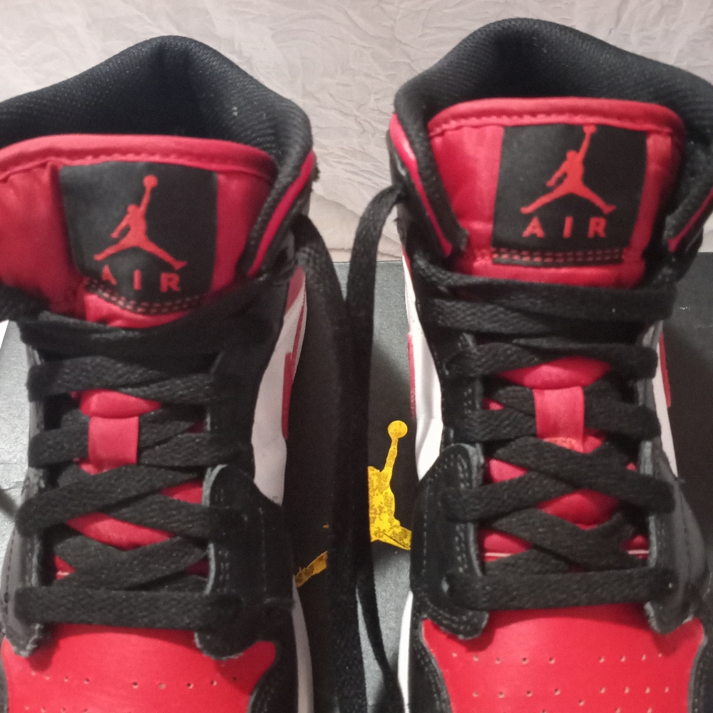 Nike Air Jordan 1 Mid 6Y(7.5 women) 🚺 - Picture 10 of 15